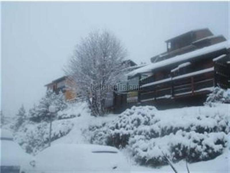 A PIE DE PISTAS DE SKI a pie de pistas de ski: